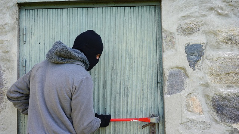 Galliate, prevenzione truffe e furti: il 9 luglio incontro al Salone Neogotico